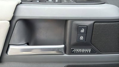 2025 Land Rover Defender X-Dynamic SE