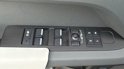 2025 Land Rover Defender X-Dynamic SE