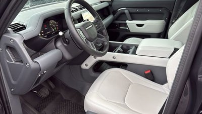 2025 Land Rover Defender X-Dynamic SE